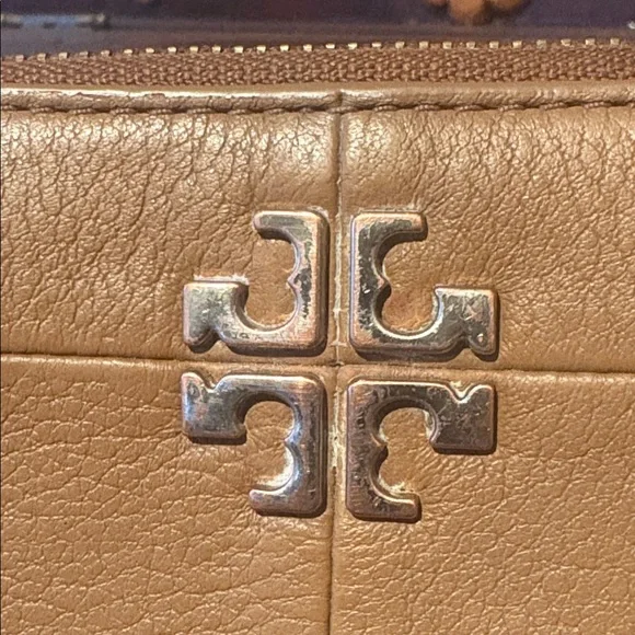 Tory Burch Pebbled Leather Zip Wallet in Saddle - Picture 4 of 11